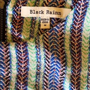 Black Rainn Women’s hi lo blouse medium